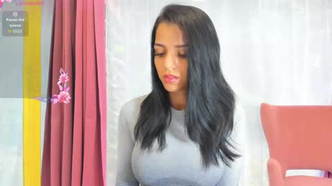 Snapshot of sarah_blake_ chatting on October 15, 8:17 am Sara online show from October 15, 8:17 am
