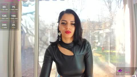 Snapshot of sarah_blake_ chatting on February 9, 12:19 pm Sara online show from February 9, 12:19 pm