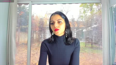 Snapshot of sarah_blake_ chatting on December 2, 9:21 am Sara online show from December 2, 9:21 am