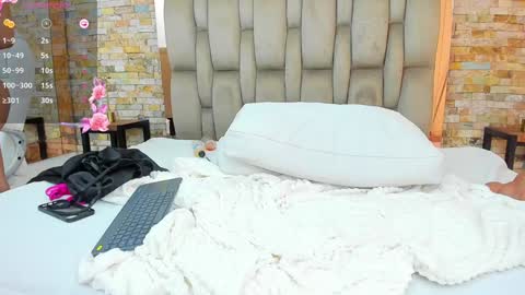 Snapshot of sarah_sanz chatting on December 30, 1:03 pm sarah online show from December 30, 1:03 pm