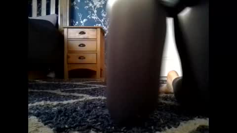 Sarahs room online show from November 25, 12:40 pm