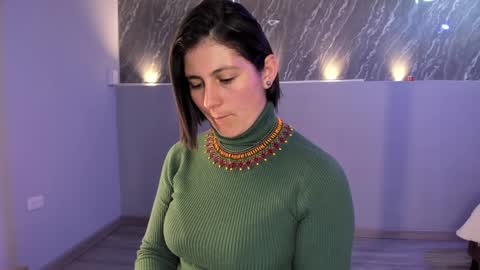 Sarah Deyvis online show from February 4, 3:04 pm