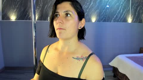 Sarah Deyvis online show from February 6, 2:37 pm