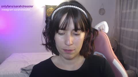 sarahdressler online show from February 8, 1:43 am