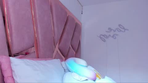 sarahhensoon online show from November 21, 5:37 pm