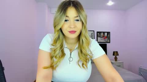 Snapshot of sarahmils chatting on January 14, 2:00 pm Sarah online show from January 14, 2:00 pm