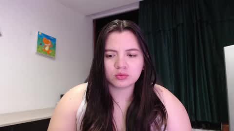 Snapshot of sarahros1 chatting on December 20, 1:14 am Sarah online show from December 20, 1:14 am