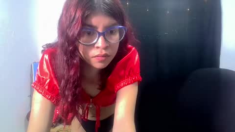 Snapshot of sarahsmitt chatting on March 6, 10:04 pm Sarah online show from March 6, 10:04 pm