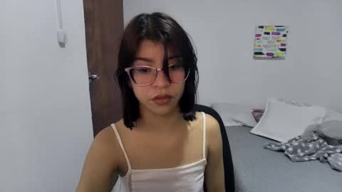 Snapshot of sarahsmitt chatting on September 11, 1:00 pm Sarah online show from September 11, 1:00 pm