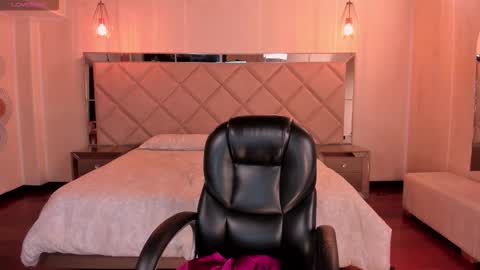 Sarah  independent model online show from March 1, 4:45 am