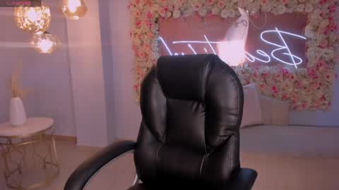 Sarah  independent model online show from April 16, 4:13 am