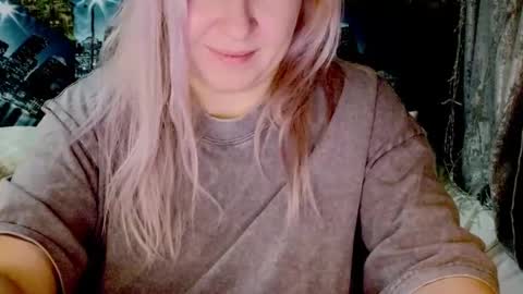 Snapshot of sarakatherin chatting on December 28, 8:36 pm Sara online show from December 28, 8:36 pm