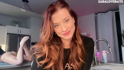 saraloverays online show from December 11, 2:52 am