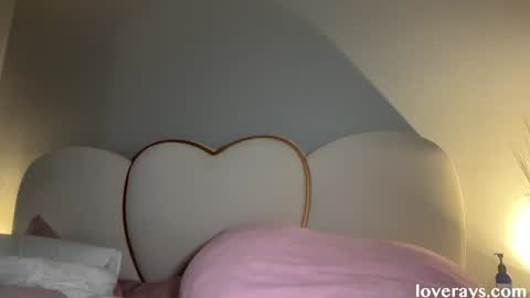 saraloverays online show from February 3, 6:22 am