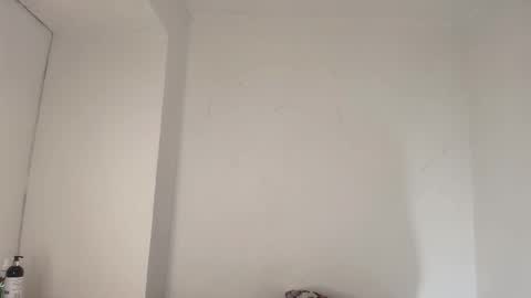 Sara  online show from February 12, 12:40 pm