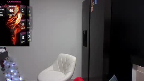 Snapshot of saramartinez100 chatting on December 10, 2:16 am sara martinez online show from December 10, 2:16 am