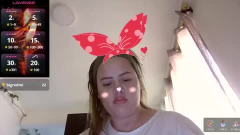 Snapshot of saramartinez100 chatting on September 16, 2:25 pm sara martinez online show from September 16, 2:25 pm