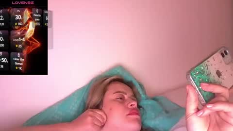 Snapshot of saramartinez100 chatting on March 5, 3:08 am sara martinez online show from March 5, 3:08 am