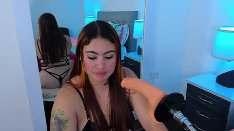 sararendon online show from April 15, 6:08 pm