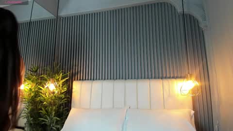 Sara   online show from November 10, 10:49 pm