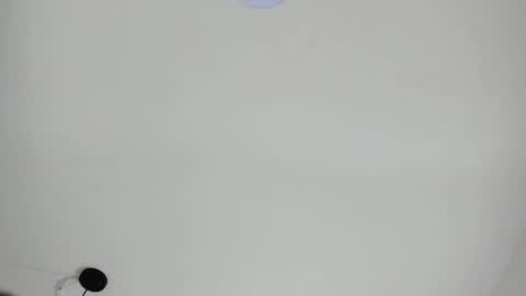 Snapshot of sarasaenz__ chatting on February 22, 10:51 am online show from February 22, 10:51 am