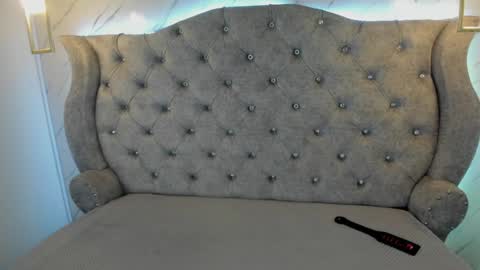 Snapshot of sarasaenz__ chatting on February 2, 6:31 pm online show from February 2, 6:31 pm