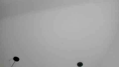 Snapshot of sarasaenz__ chatting on March 5, 11:06 am online show from March 5, 11:06 am