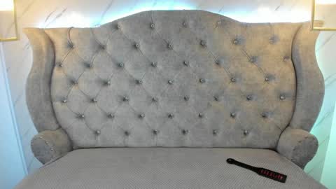 Snapshot of sarasaenz__ chatting on February 8, 11:33 am online show from February 8, 11:33 am