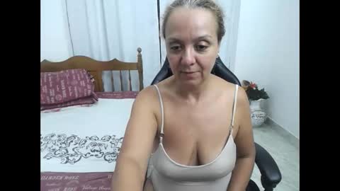 saray1221 online show from May 31, 1:00 am