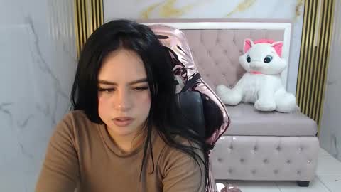 Sara  online show from February 17, 8:41 pm