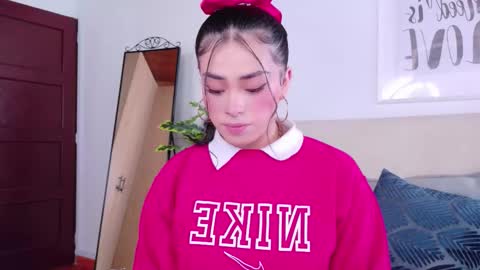 Sara online show from December 13, 8:37 pm