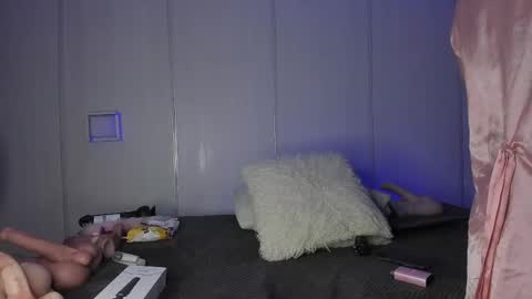 Sasha  online show from April 6, 7:15 pm