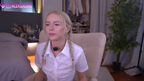 sashalore online show from March 30, 2:33 am