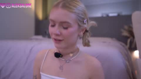 sashalore online show from March 22, 8:20 am