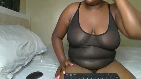 sassie_bee online show from February 6, 10:53 pm