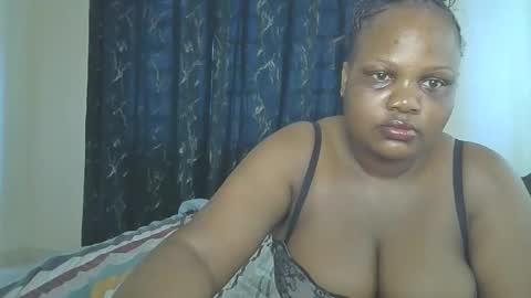 sassie_bee online show from December 2, 8:38 am