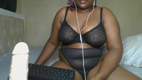 sassie_bee online show from January 13, 10:56 pm