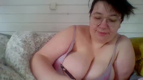 sassybell3 online show from February 18, 9:43 am