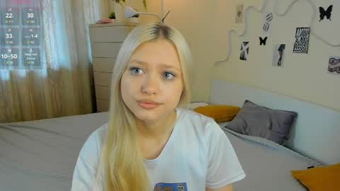 satinpresence online show from May 13, 6:41 am