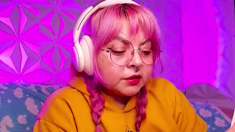 Gina George online show from February 18, 1:38 am