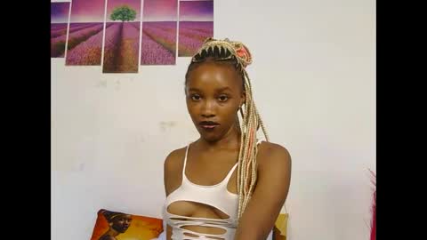 Snapshot of saucy_angels chatting on March 10, 1:54 pm Saucy online show from March 10, 1:54 pm