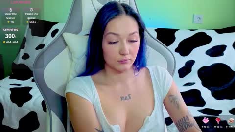 Snapshot of savage_lust_ chatting on October 14, 2:58 am Ariel online show from October 14, 2:58 am