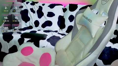 Snapshot of savage_lust_ chatting on October 7, 3:55 am Ariel online show from October 7, 3:55 am
