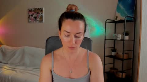 save the qween online show from November 20, 8:37 am