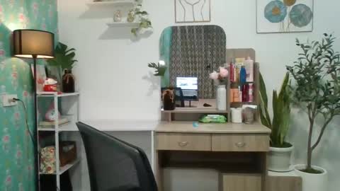 scarlett. online show from February 3, 11:15 pm