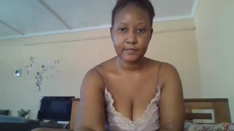 Snapshot of scarlet_25142359 chatting on September 15, 8:55 am scarlet_25142359 online show from September 15, 8:55 am