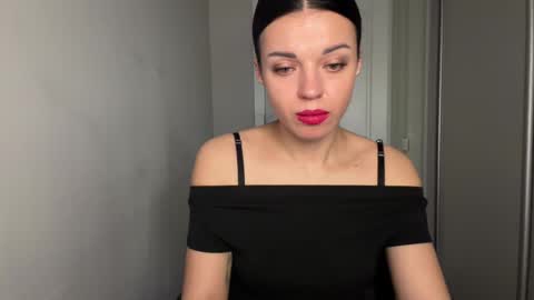 Sophie online show from May 1, 7:11 am