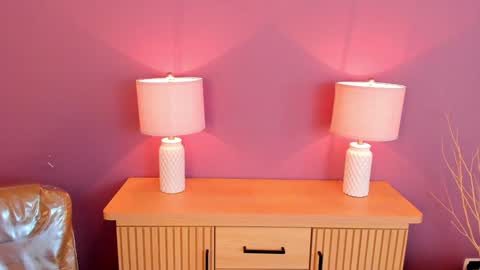 Scarlet Edwars online show from January 22, 1:00 pm