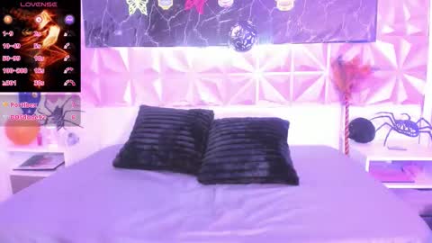 Scarlet  online show from October 29, 8:00 pm