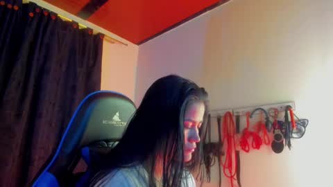 Snapshot of scarlet_kennedy98 chatting on October 14, 12:02 am scarlet taylor kennedy online show from October 14, 12:02 am